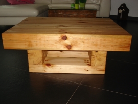 Couchtisch_Rustikal